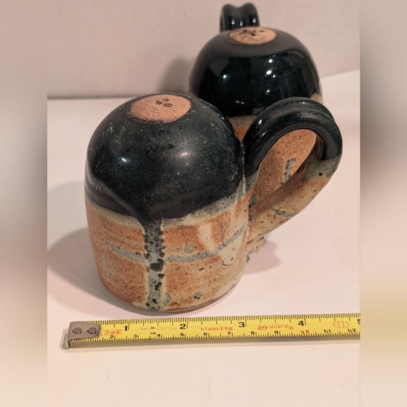 Salt and Pepper Shakers Renaissance Medieval Hand Made Pottery. - Picture 2 of 11